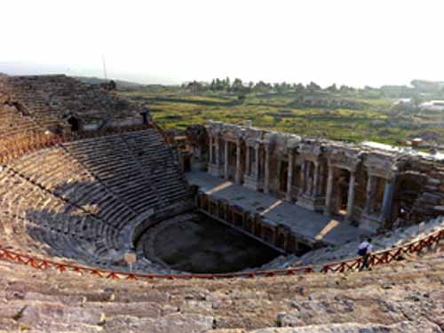Tudi Turčija nudi oglede starodavne kulture - Starodavno mesto Hierapolis